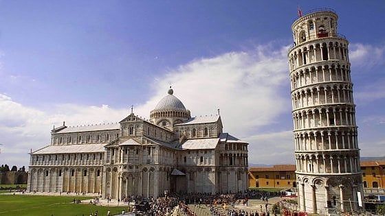 Pisa, la Torre e il Camposanto aperti anche di sera