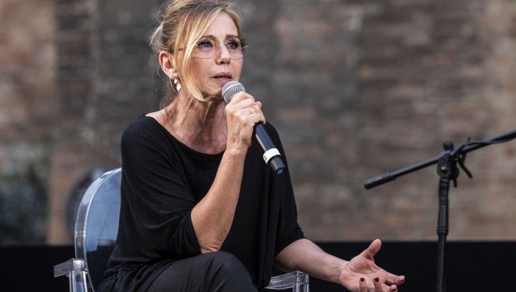 Concita De Gregorio porta 'Un'ultima cosa' al Kismet di Bari: "Ho scelto il teatro perché è il luogo della vita vera"