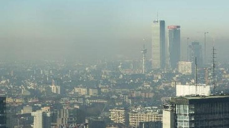 Con i picchi di smog sale il rischio di arresto cardiaco: più 7% nei quattro giorni dall’esposizione