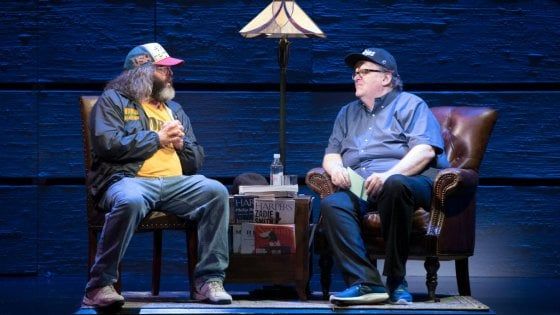 Broadway, il debutto di Michael Moore contro Trump e la "sua America"