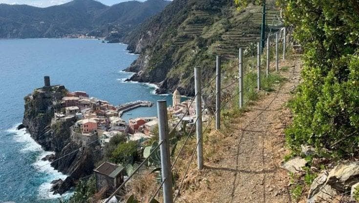 Parco delle Cinque Terre, escursioni e guide contro l’overtourism