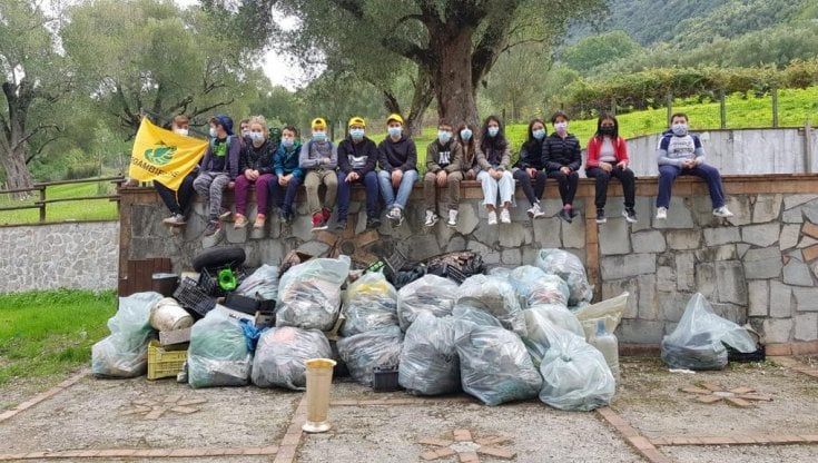 Celle di Bulgheria (Salerno): gli studenti ripuliscono i sentieri