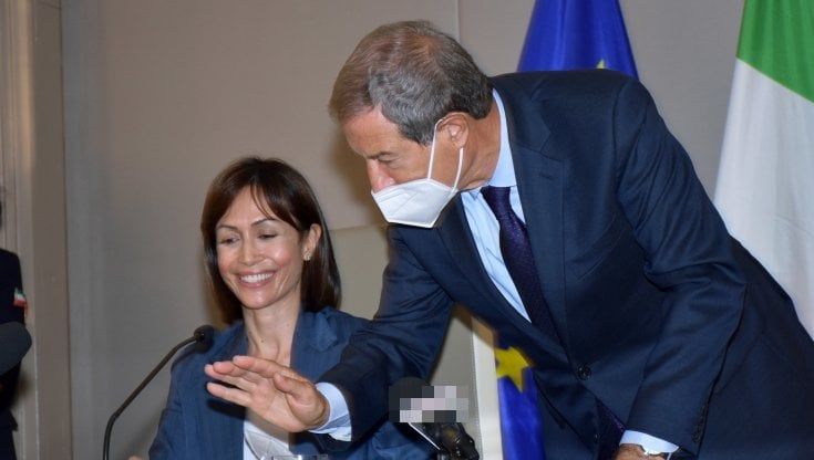 Carfagna boccia Musumeci: "Spesa Ue, Sicilia terzultima". A rischio  2,5 miliardi
