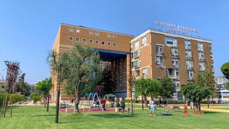 Agguato di San Severo, il bambino di 6 anni trasferito in elicottero a Bari: un'équipe di medici per tentare di salvarlo