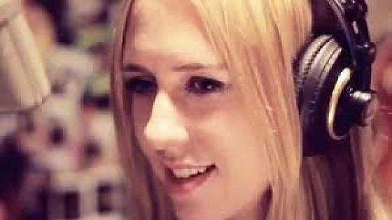 L'hit dei karaoke in Cina: la canzone in mandarino di una ragazza americana