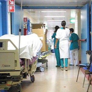Ospedale Maggiore, tre medici a processo per la morte di una paziente 