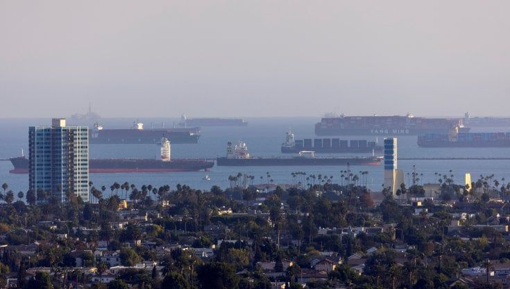 Da Los Angeles al Regno Unito: i porti in tilt in tutto il mondo