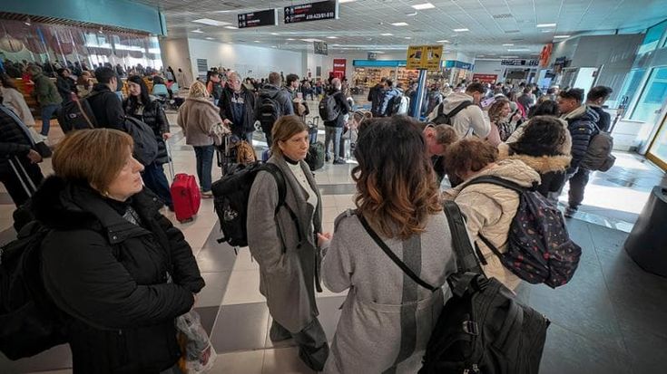 Il caro voli arriva a Roma e spacca la maggioranza