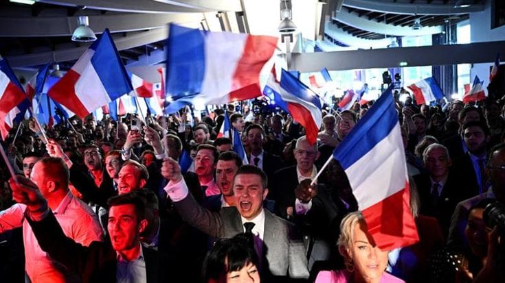 Il direttore di Le Monde: “L’incognita delle elezioni in Francia è colpa di Macron”