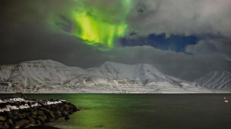 Svalbard, turisti e ombre russe: l’assedio ai ghiacciai perduti