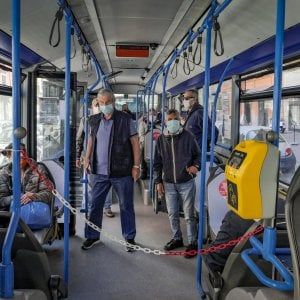 Covid e distanziamento, "in Liguria bus e treni pieni all’80 per cento”
