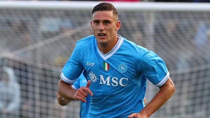 Napoli, la scelta di Conte: Lucca partirà titolare contro la Fiorentina