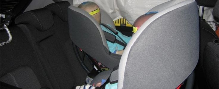Come devono viaggiare i bambini in auto, Col seggiolino davanti va disinserito l'airbag passeggero