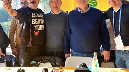 Sanremo 2020, Pierò Pelù diventa ecologico e pulisce le spiagge con  Legambiente