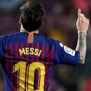 La Liga spagnola multata: "La app ufficiale spia i tifosi per scovare i pirati del calcio"