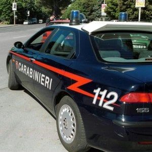 Evade dai domiciliari per fare i regali di Natale: ma li ruba