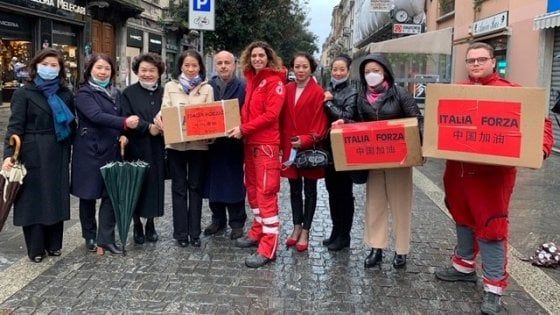 Coronavirus in Lombardia, la comunità cinese regala 2.300 mascherine