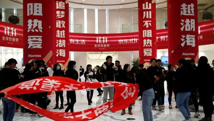 Lusso, Xi Jinping frena la voglia di borse dei Paperoni cinesi