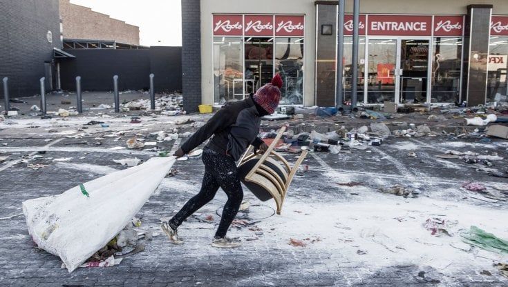 Il Sudafrica e lo spettro dell'identità tribale, così un paese sprofonda nel caos