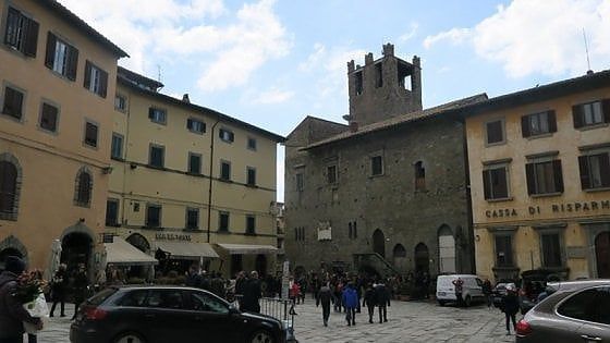 Elegante, colta, vitale. Scoprire Cortona, perla dell'Aretino