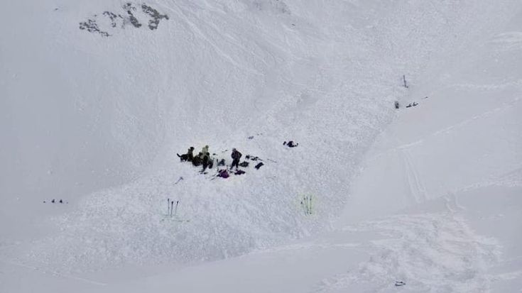 “Neve fresca e allarmi valanghe ignorati”. Quattro scialpinisti morti in un giorno sulle Alpi