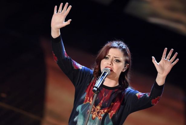 Sanremo, spacchi e trasparenze: il look di Annalisa nella finalissima