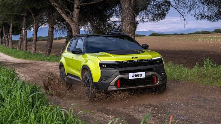 La Jeep Avenger mette i muscoli e amplia la gamma motori: come va l’ibrida integrale 4xe