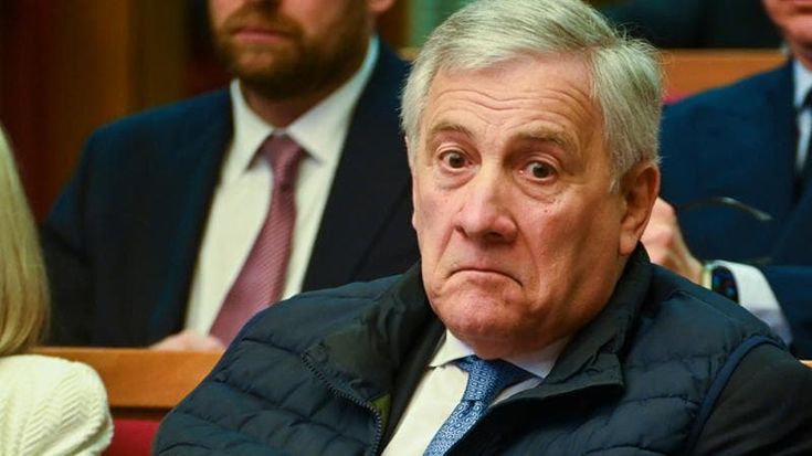 Caos Forza Italia, sul tavolo raccolta firme al Senato contro Gasparri. Idea Craxi capogruppo