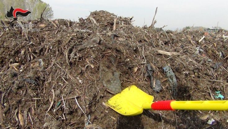 Mercurio, idrocarburi e plastica nel compost, i carabinieri forestali arrestano tre persone