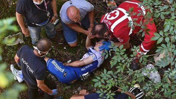 Ciclismo, stabili le condizioni di Evenepoel: verso il rientro in Belgio