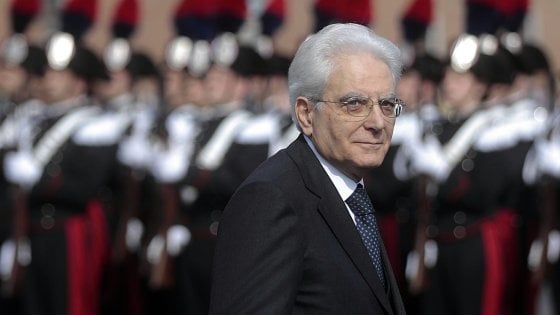 "Auguri Presidente": Sergio Mattarella compie 79 anni. E il web si scatena