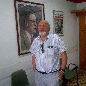 Lo strano caso del pap&agrave; del premier soffocato da troppo affetto