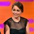 Emilia Clarke dice addio a 'Trono di spade' con un tatuaggio con tre draghi