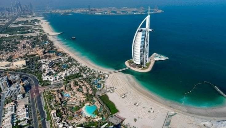 Bari, arriva il nuovo volo diretto per Dubai. Poi collegamenti anche per Creta e la Costa Smeralda