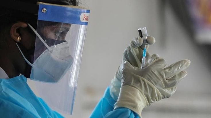 Morti, contagi e varianti, il Covid torna a far paura. L’Oms: “Un trend preoccupante”