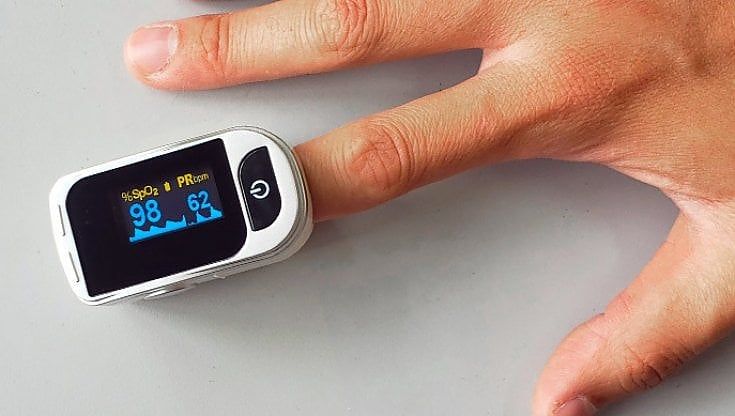 Il saturimetro è gratis in farmacia per chi ha problemi respiratori: ecco come funzionerà