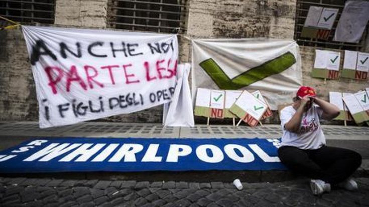La crisi politica cancella gli operai, oltre 240 mila rischiano il posto