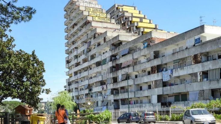Da Scampia al Corviale, quei progetti cancellati dal Pnrr che tradiscono le periferie
