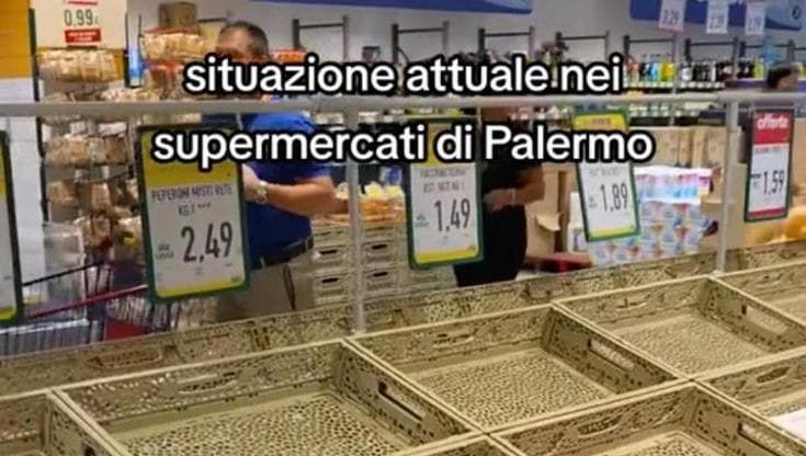Protesta autotrasportatori, supermercati senza merce: scaffali vuoti a Caserta, Giarre e Palermo
