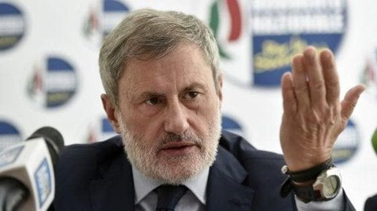 Salario minimo, Alemanno rimprovera Meloni: “Il lavoro povero è un’emergenza. Governo schiacciato sulla linea Draghi”
