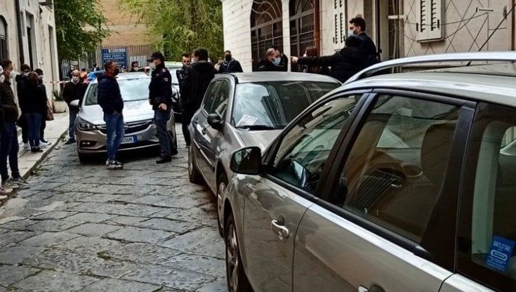 Donna di 81 anni uccisa dal marito a Cerignola, lui è gravissimo. In un biglietto: "Ce ne andiamo tutti e due"