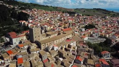 Pietramontecorvino: il borgo pugliese ripreso dall'alto
