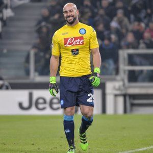 Napoli, gruppo al completo ma si ferma Reina: in dubbio per Udine