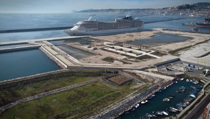 Napoli Est, viaggio tra le rovine industriali. "Ma si può ripartire"