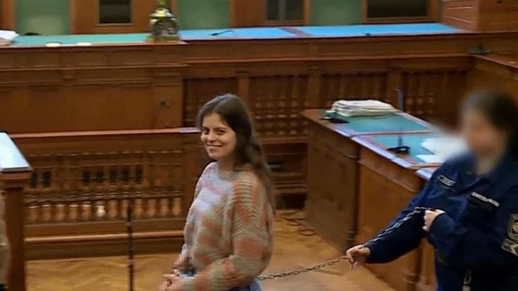 “In carcere mi chiamano Giovanna d’Arco”. Le parole di Ilaria Salis che ora inizia a sperare
