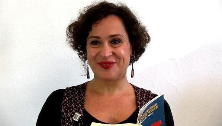 Alessandra: vivo sola e felice, vi leggo una poesia?