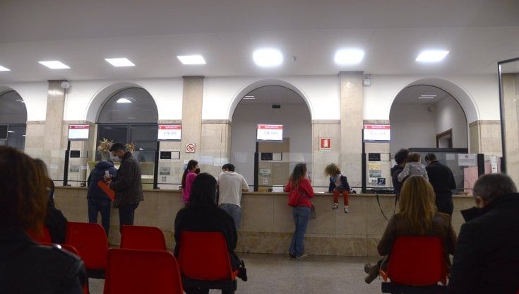 Milano, certificati da prenotare all’anagrafe: le code diventano solo virtuali