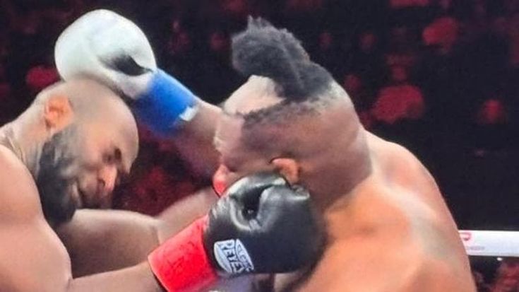 Boxe, Ibeh colpisce Miller e gli stacca il parrucchino: incredibile a New York