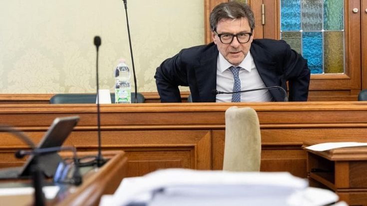 Intesa-Mps, Giorgetti: “Il Tesoro è neutrale, ma prescrizioni possibili”