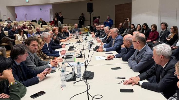 Metalmeccanici, firmato il rinnovo del contratto: aumenti di 205 euro al mese in busta paga